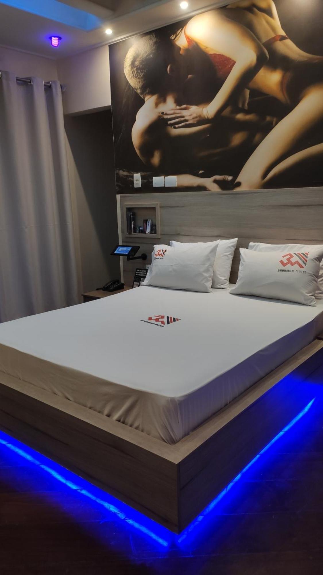 Bruhmom Motel Валиньюс Экстерьер фото
